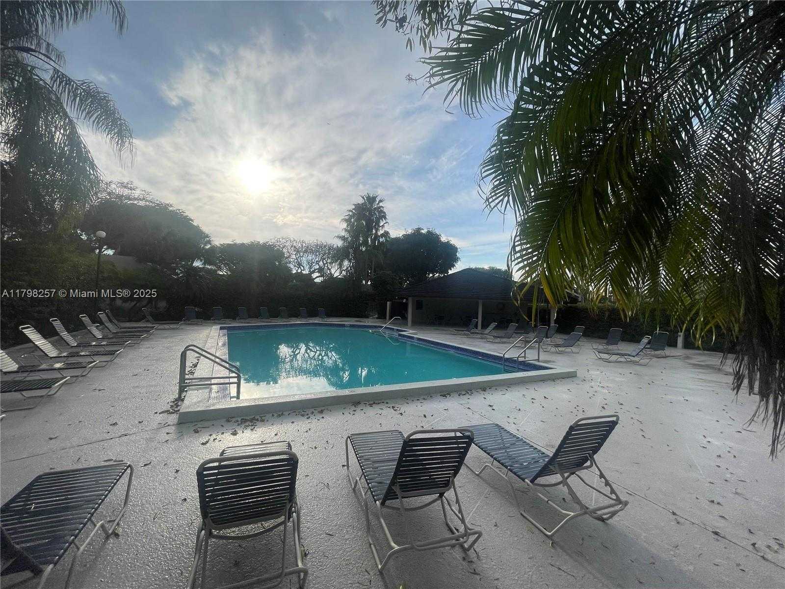Small Image of 9079 #D, Miami Number 32