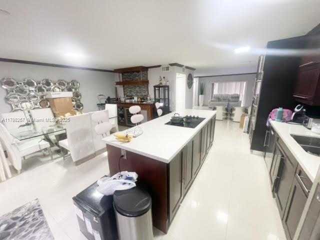 Small Image of 9079 #D, Miami Number 7