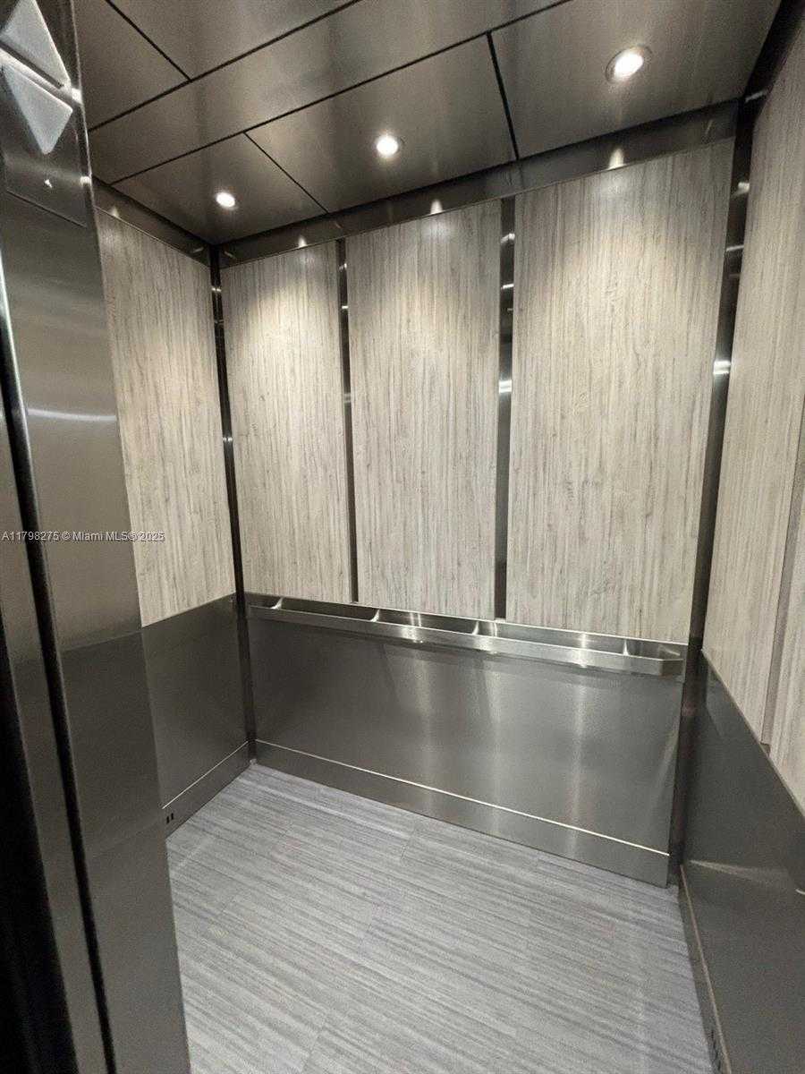Small Image of 1825 SOUTH OCEAN DR #513, Hallandale Beach Number 11