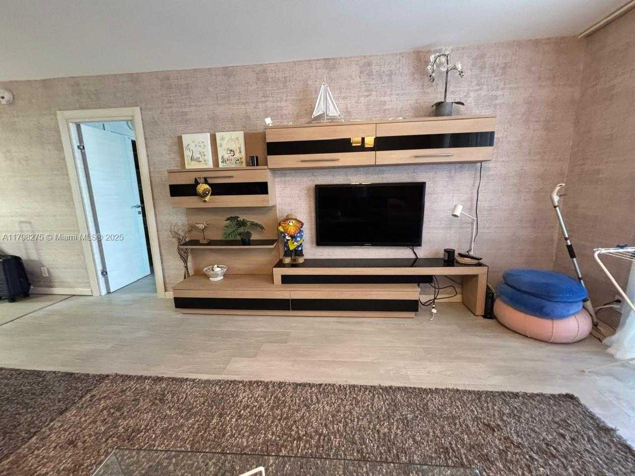 Small Image of 1825 SOUTH OCEAN DR #513, Hallandale Beach Number 14