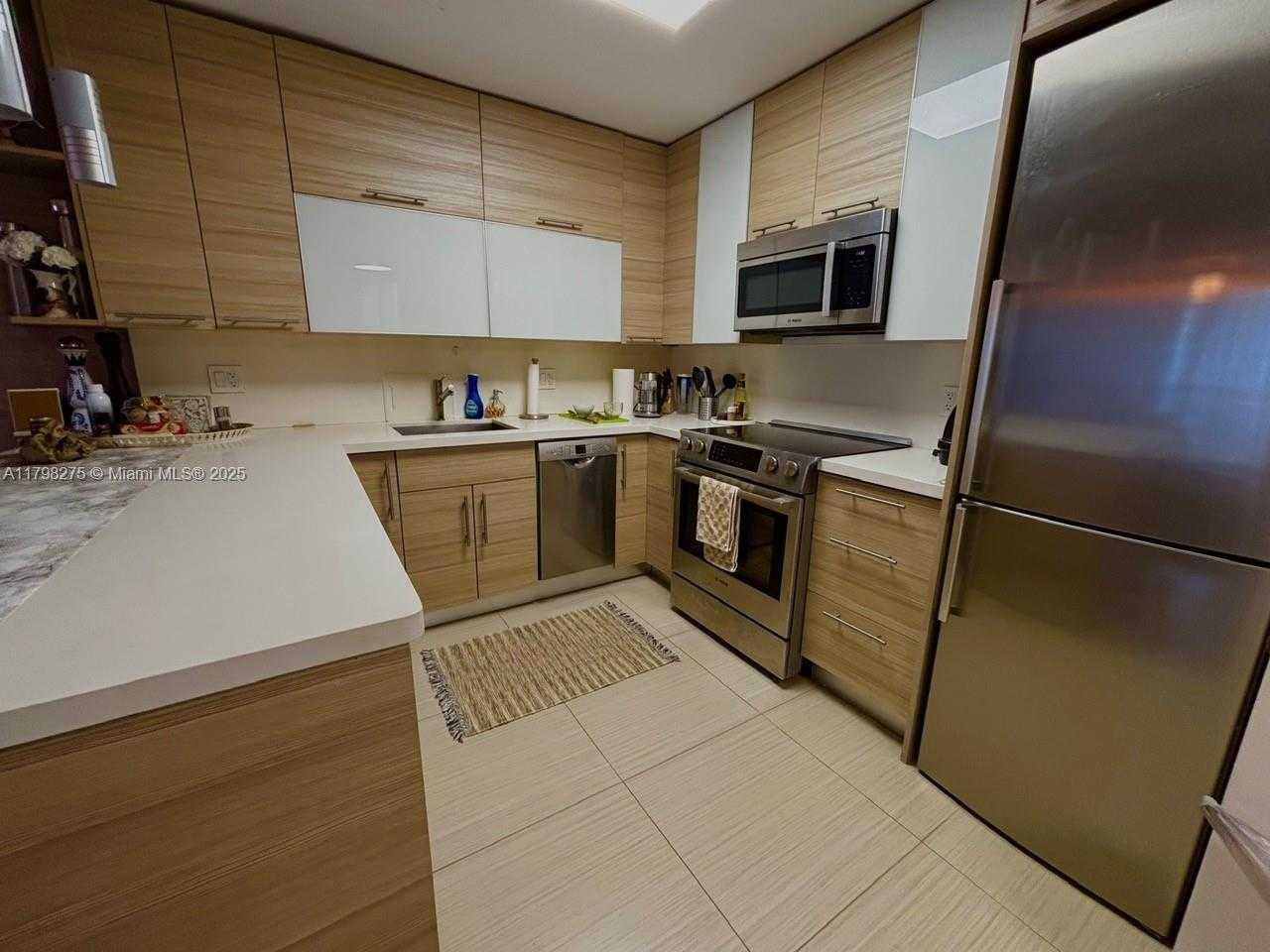 Small Image of 1825 SOUTH OCEAN DR #513, Hallandale Beach Number 2