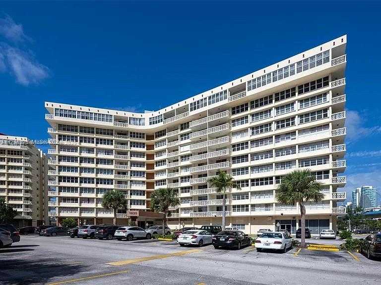 Small Image of 1825 SOUTH OCEAN DR #513, Hallandale Beach Number 23