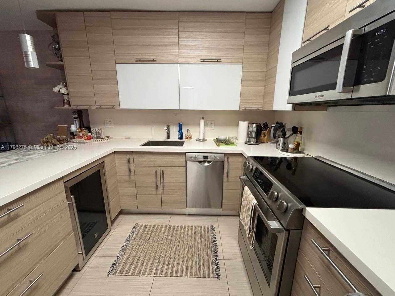 Small Image of 1825 SOUTH OCEAN DR #513, Hallandale Beach Number 3