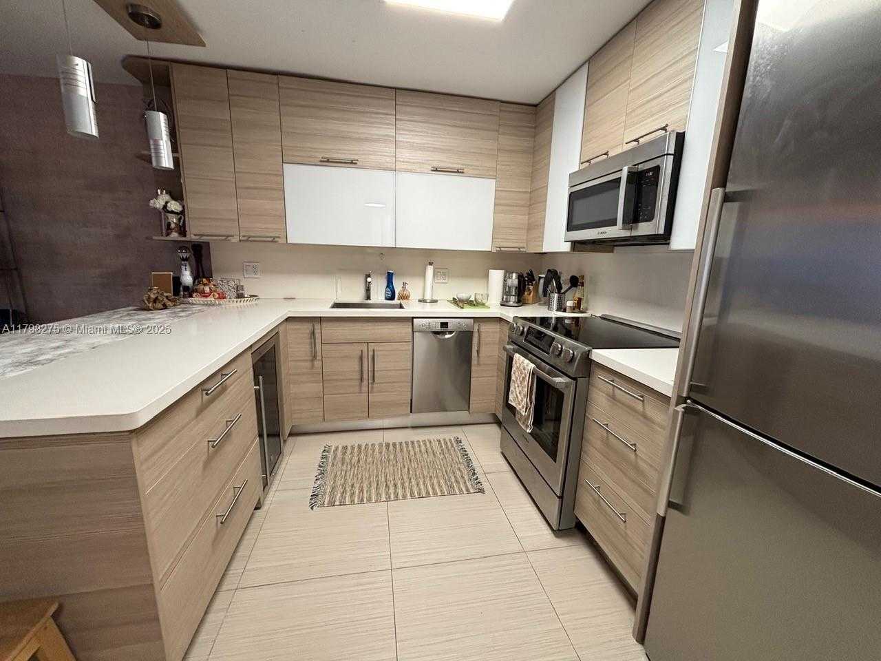Small Image of 1825 SOUTH OCEAN DR #513, Hallandale Beach Number 4