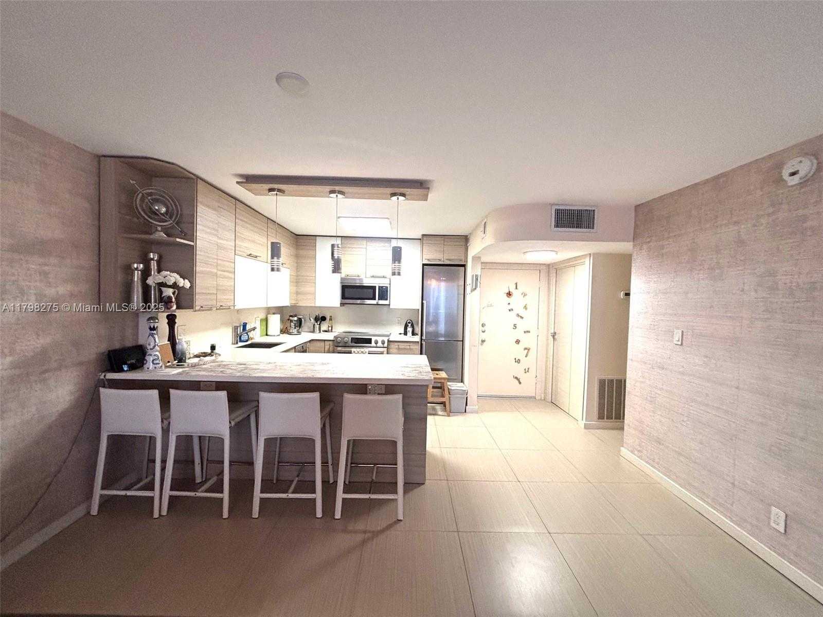 Small Image of 1825 SOUTH OCEAN DR #513, Hallandale Beach Number 5