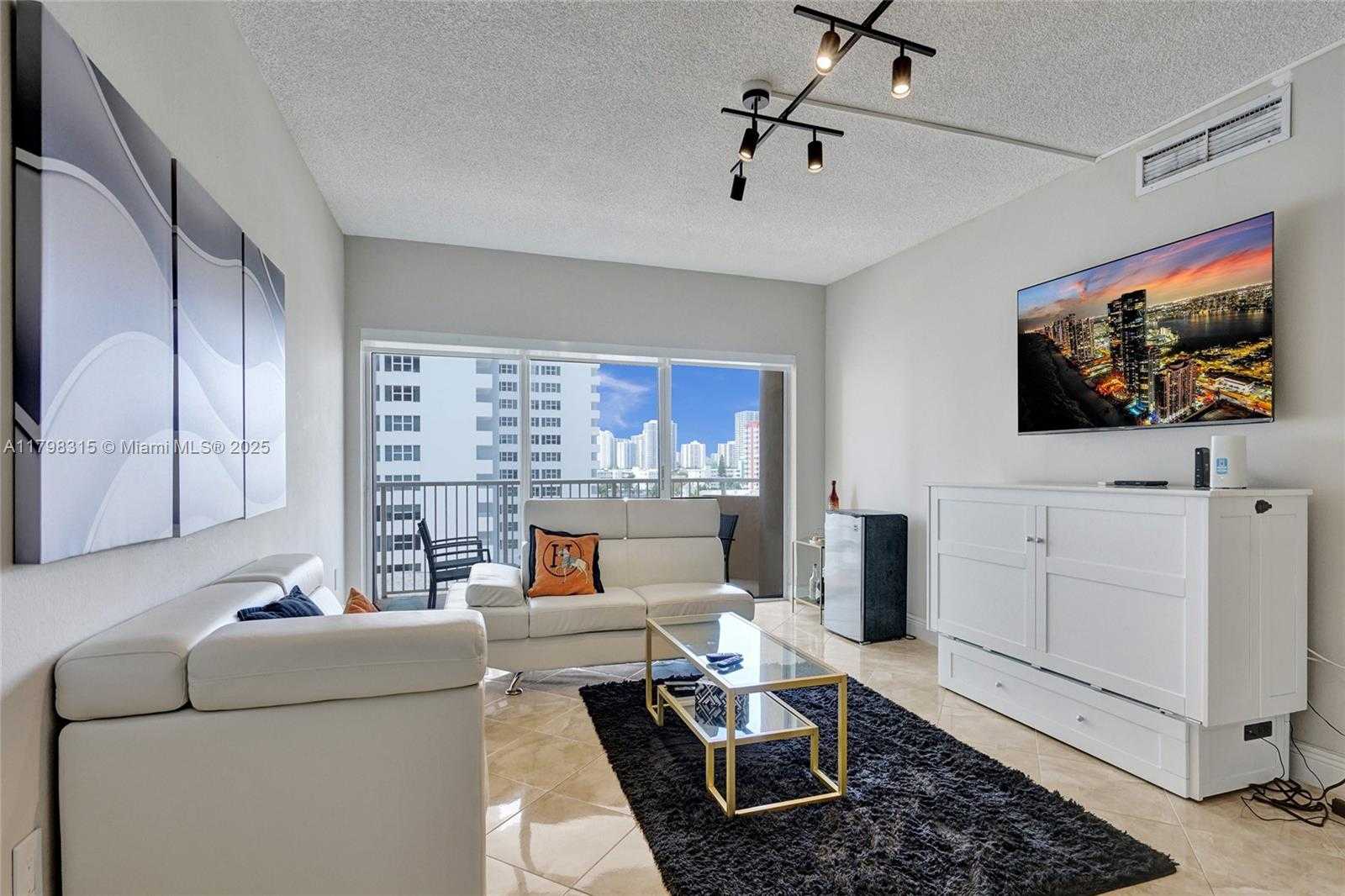 Small Image of 1980 SOUTH OCEAN DR #7J, Hallandale Beach Number 3