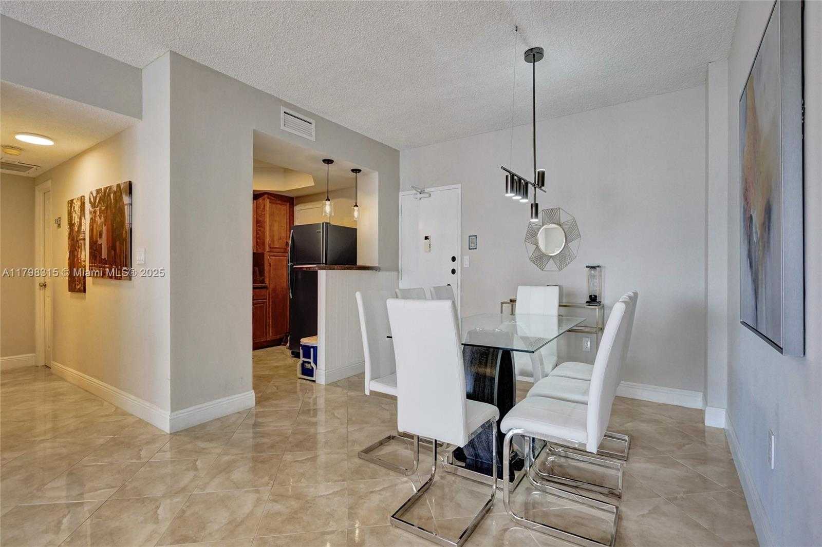 Small Image of 1980 SOUTH OCEAN DR #7J, Hallandale Beach Number 6