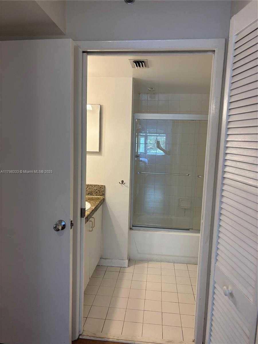 Small Image of 19501 EAST COUNTRY CLUB DR #9506, Aventura Number 18
