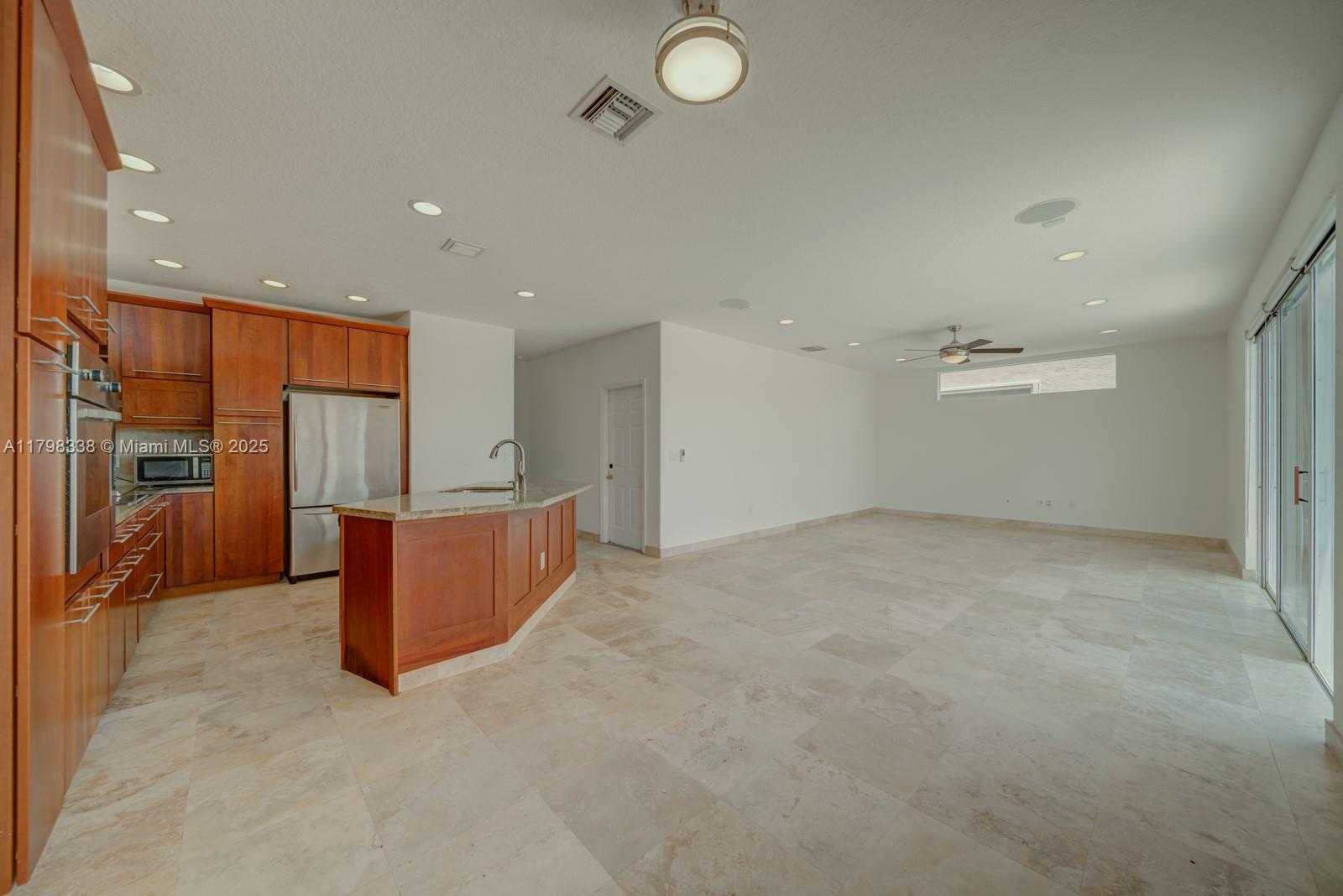 Small Image of 5035 SOUTH WEST 155TH AVE, Miramar Number 7