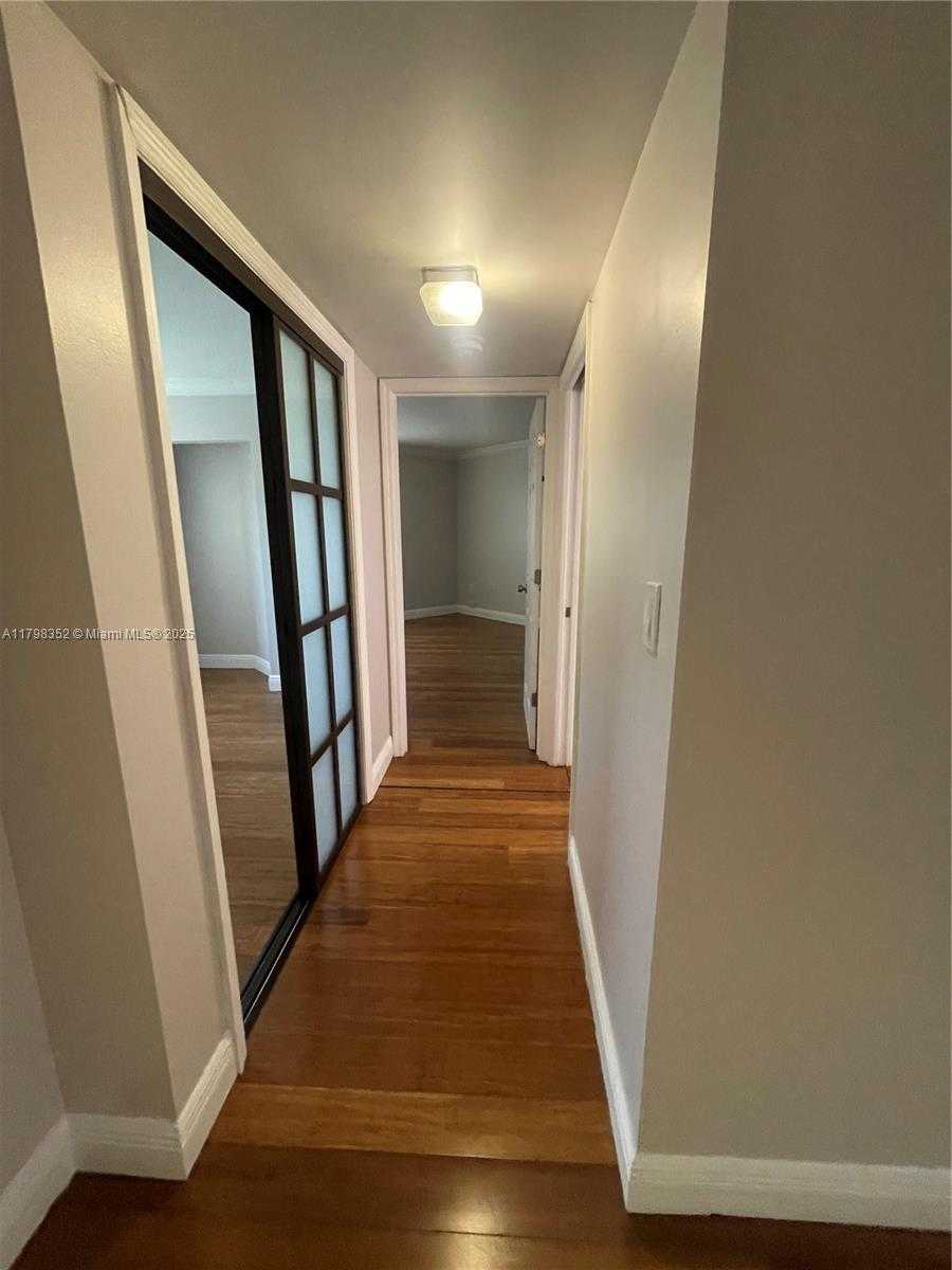 Small Image of 9715 FONTAINEBLEAU BLVD #E110, Miami Number 4