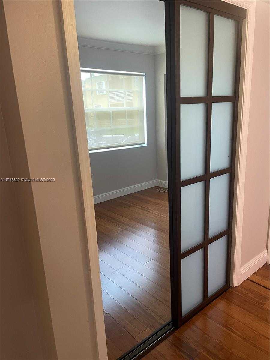 Small Image of 9715 FONTAINEBLEAU BLVD #E110, Miami Number 5