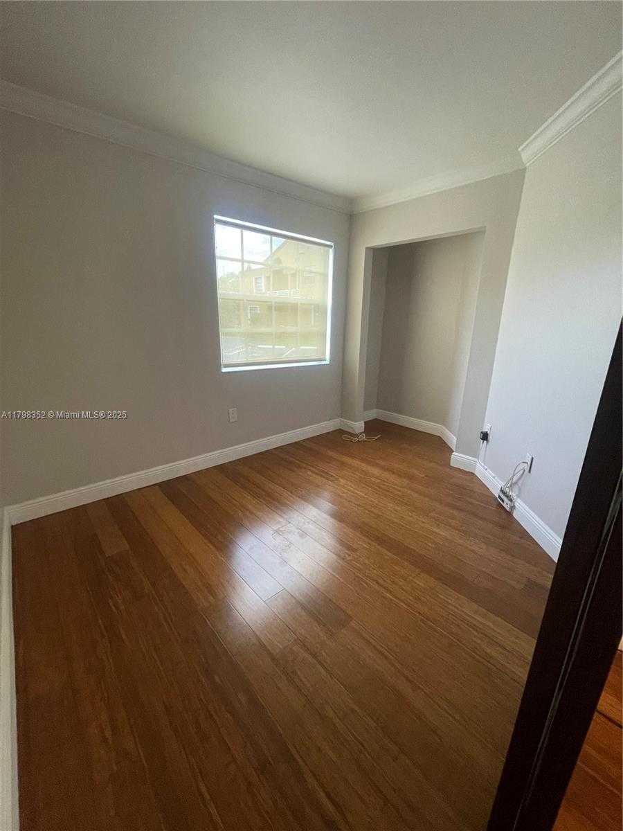 Small Image of 9715 FONTAINEBLEAU BLVD #E110, Miami Number 6