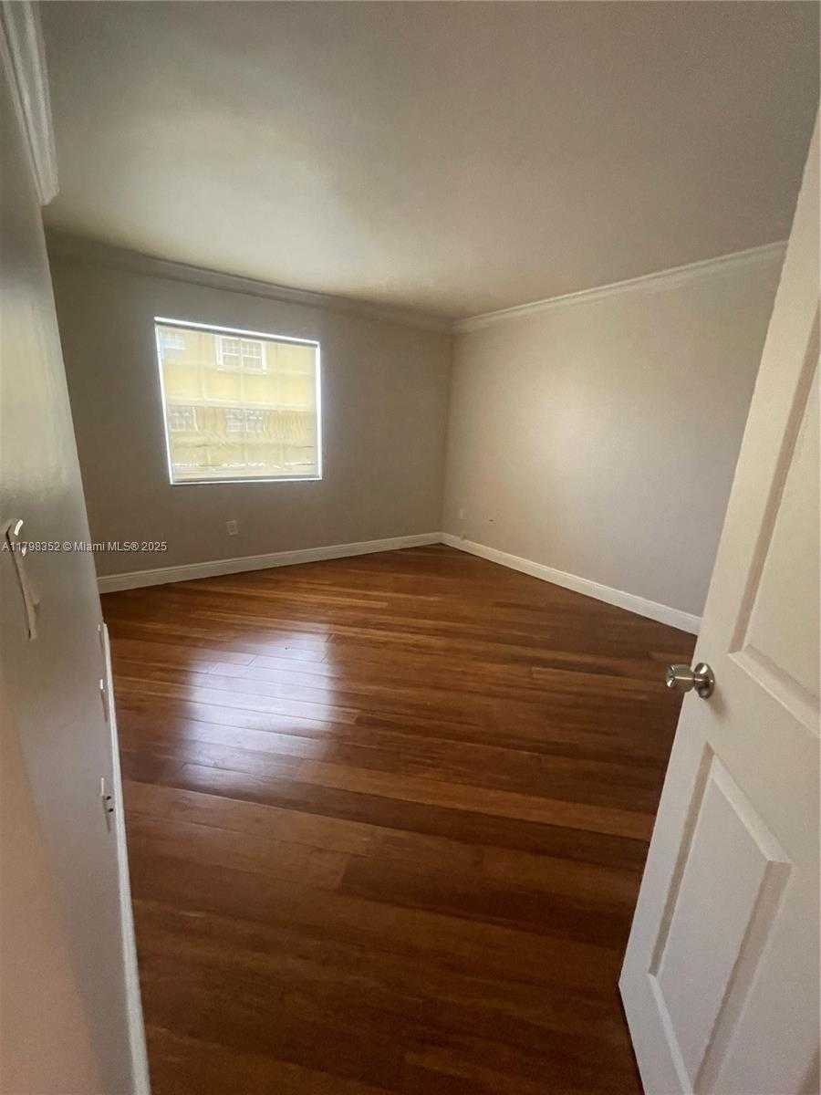 Small Image of 9715 FONTAINEBLEAU BLVD #E110, Miami Number 7