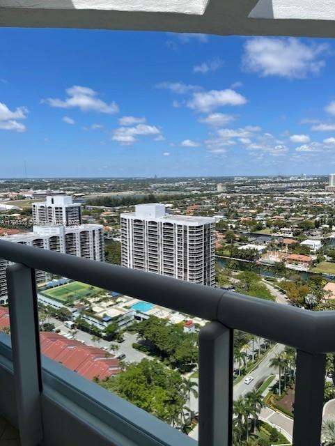 Small Image of 21055 YACHT CLUB DR #3206, Aventura Number 30