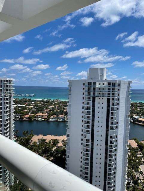 Small Image of 21055 YACHT CLUB DR #3206, Aventura Number 32