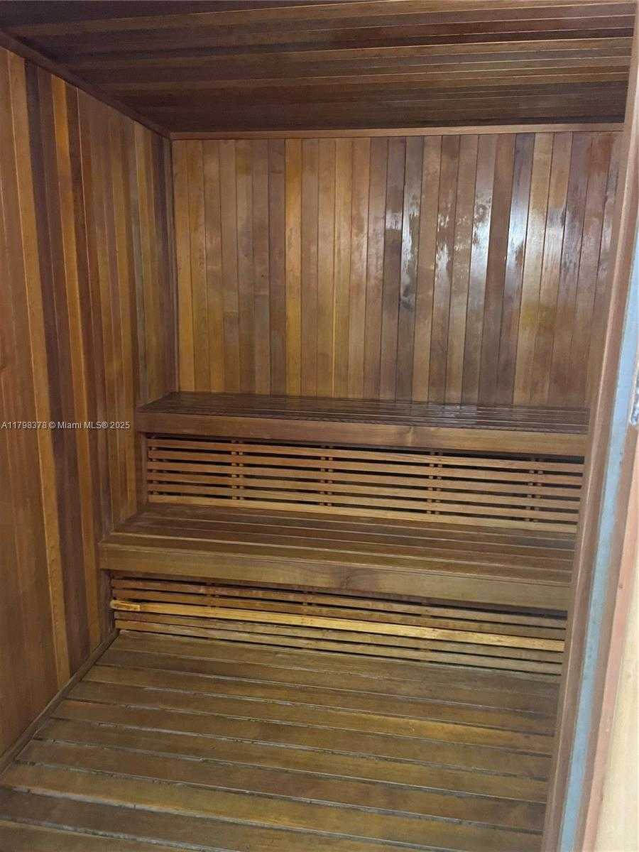 Small Image of 18800 NORTH EAST 29TH AVE #1001, Aventura Number 20