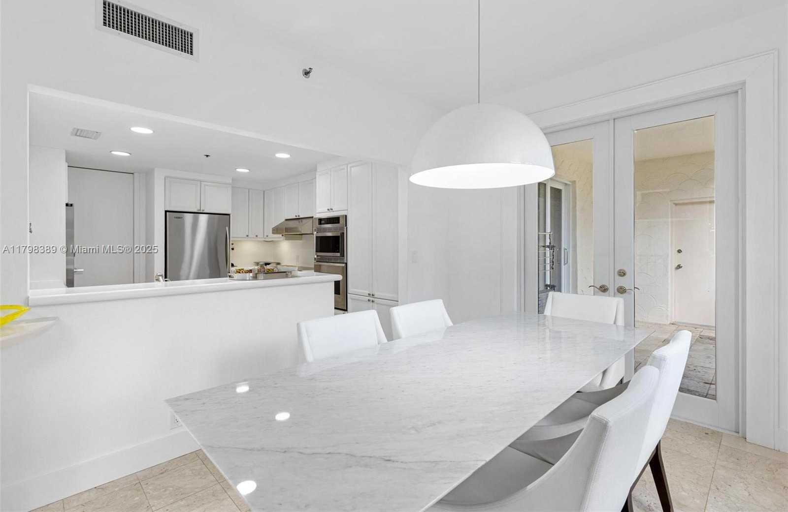 Small Image of 2021 FISHER ISLAND DR #2021, Miami Beach Number 13