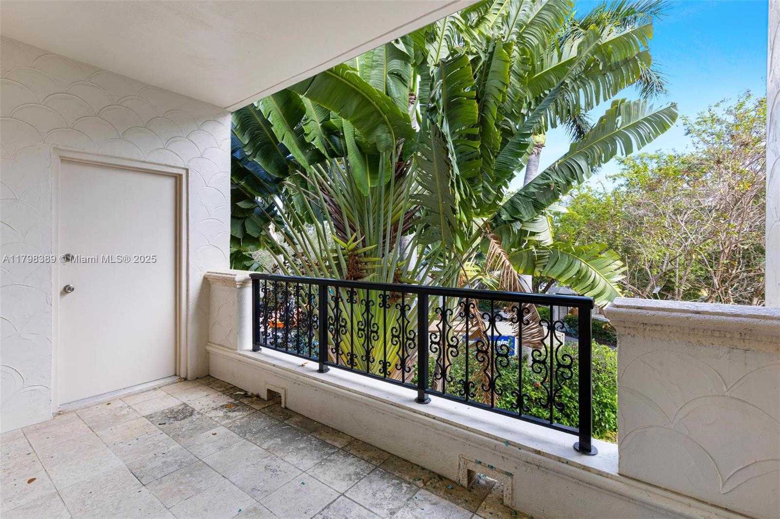 Small Image of 2021 FISHER ISLAND DR #2021, Miami Beach Number 28