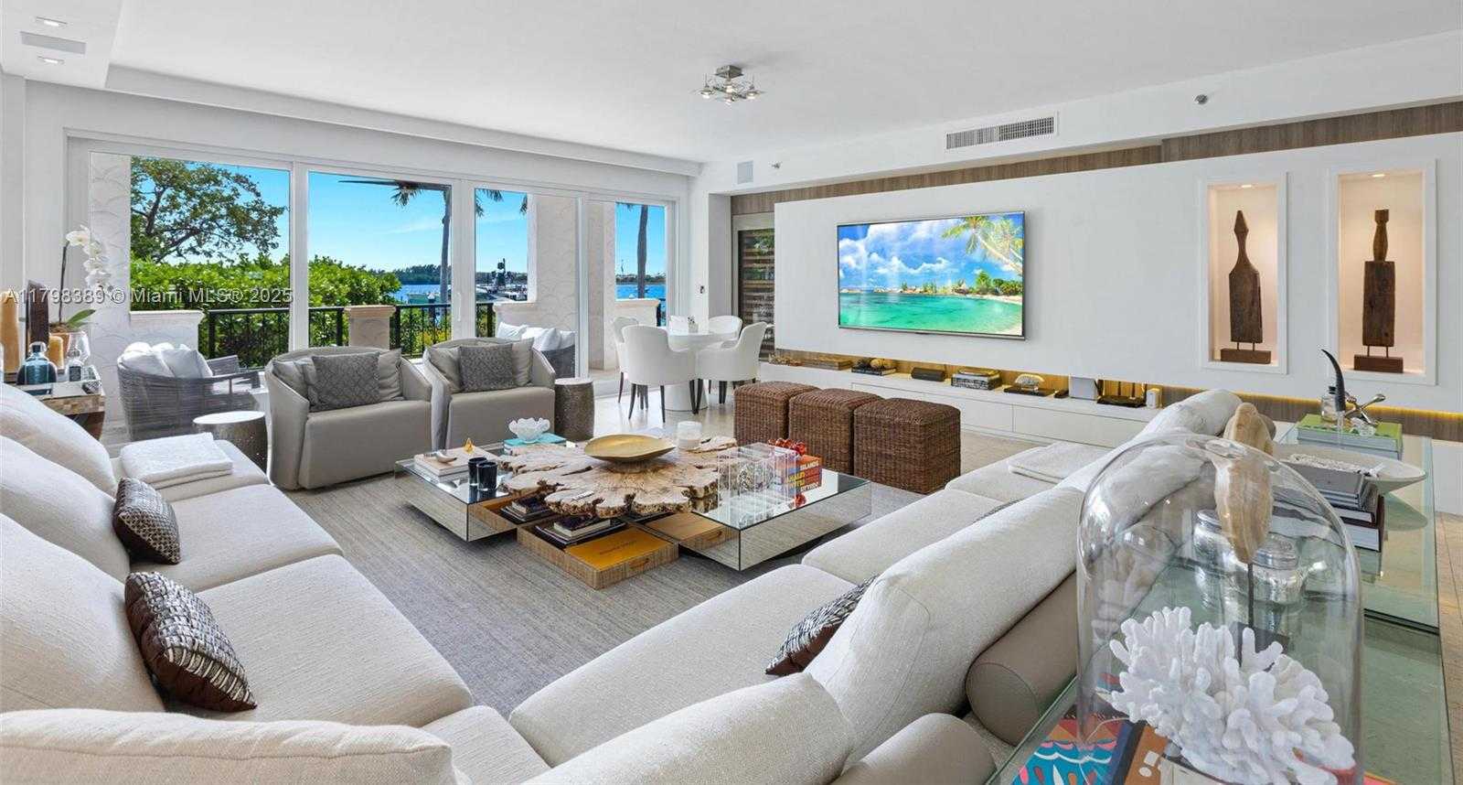 Small Image of 2021 FISHER ISLAND DR #2021, Miami Beach Number 3