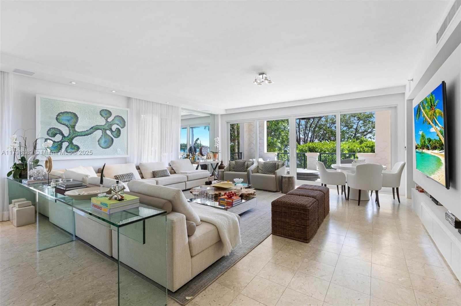 Small Image of 2021 FISHER ISLAND DR #2021, Miami Beach Number 8