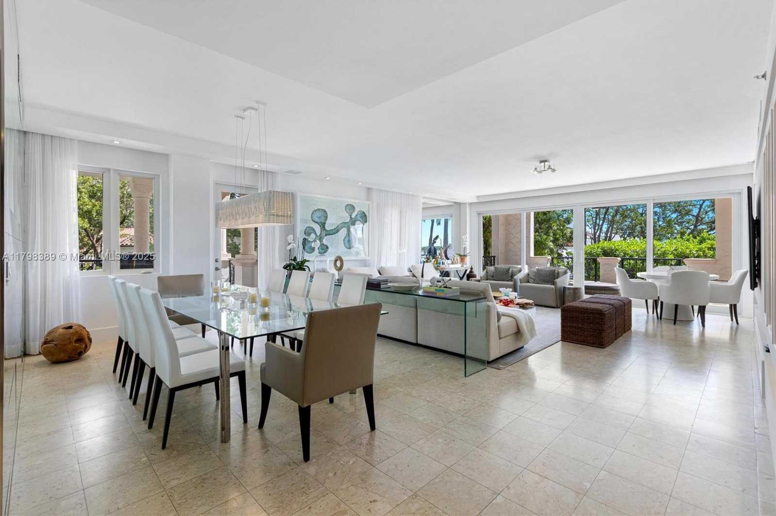 Small Image of 2021 FISHER ISLAND DR #2021, Miami Beach Number 9