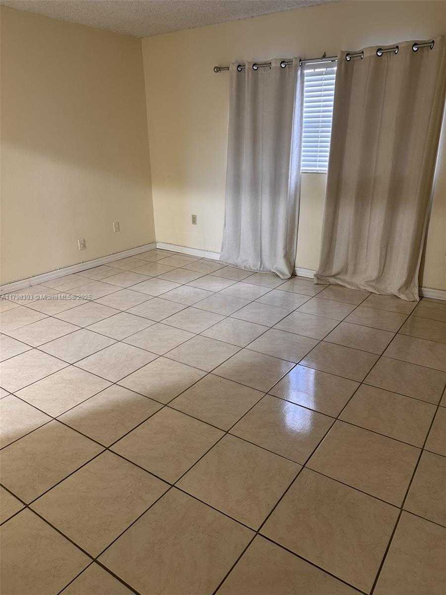 Small Image of 30 NORTH WEST 87TH AVE #C225, Miami Number 4
