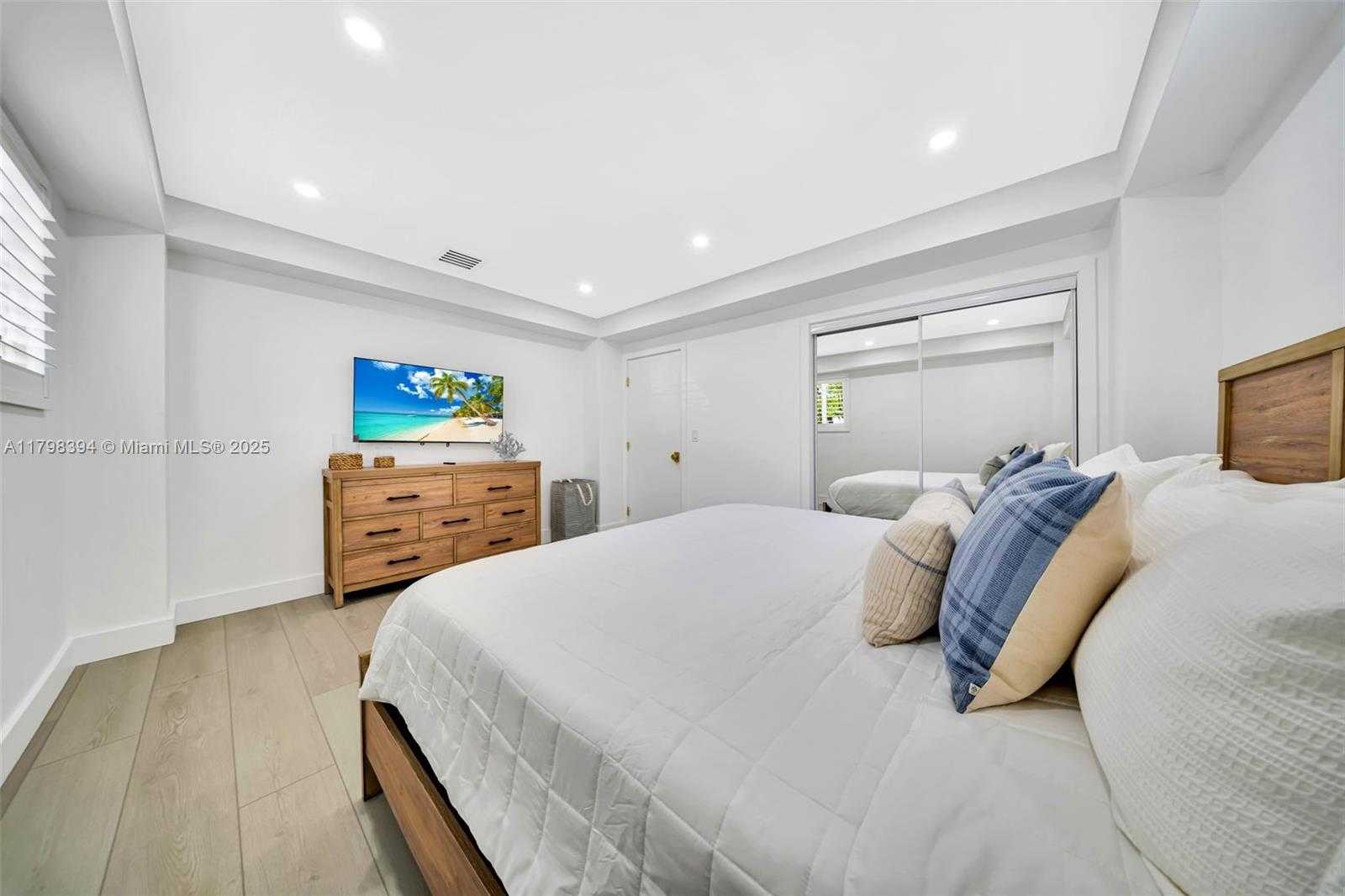 Small Image of 129 NAUTILUS DR, Islamorada Number 10