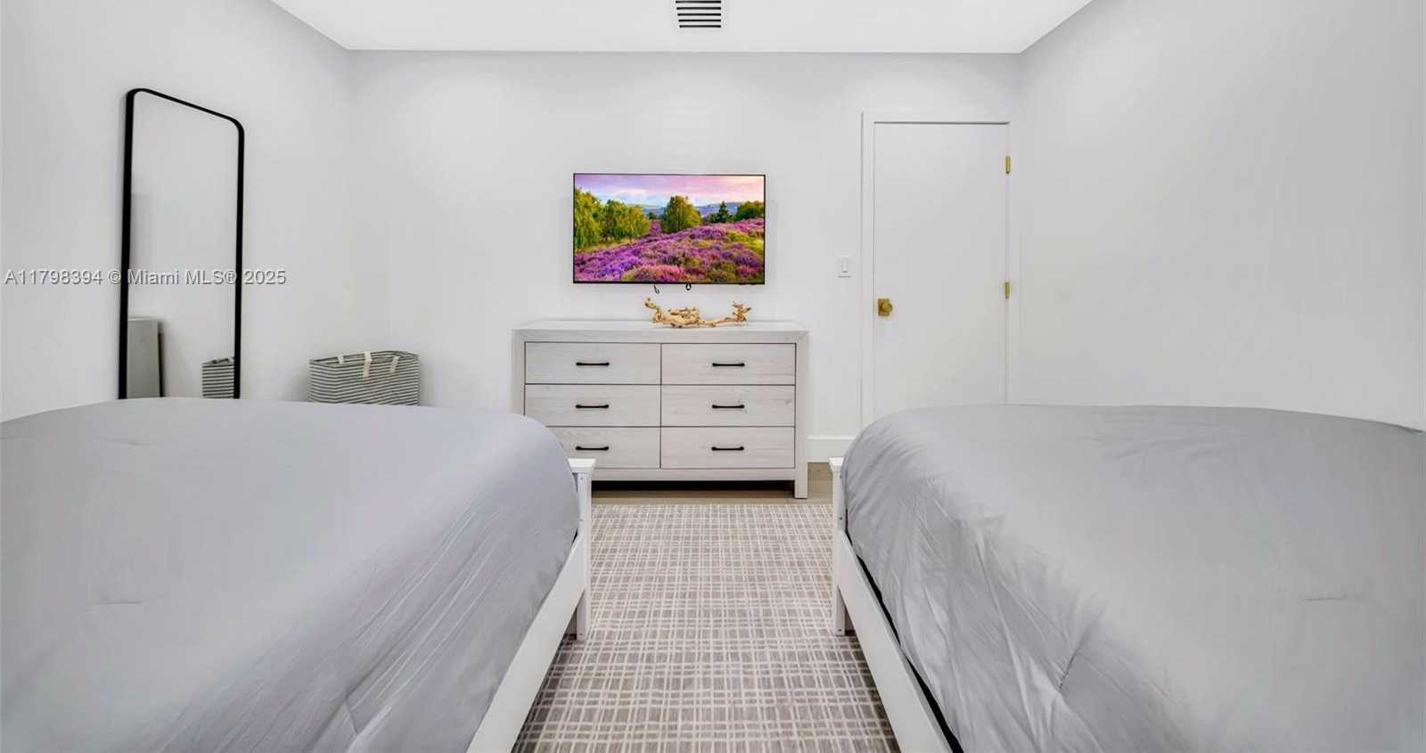 Small Image of 129 NAUTILUS DR, Islamorada Number 12