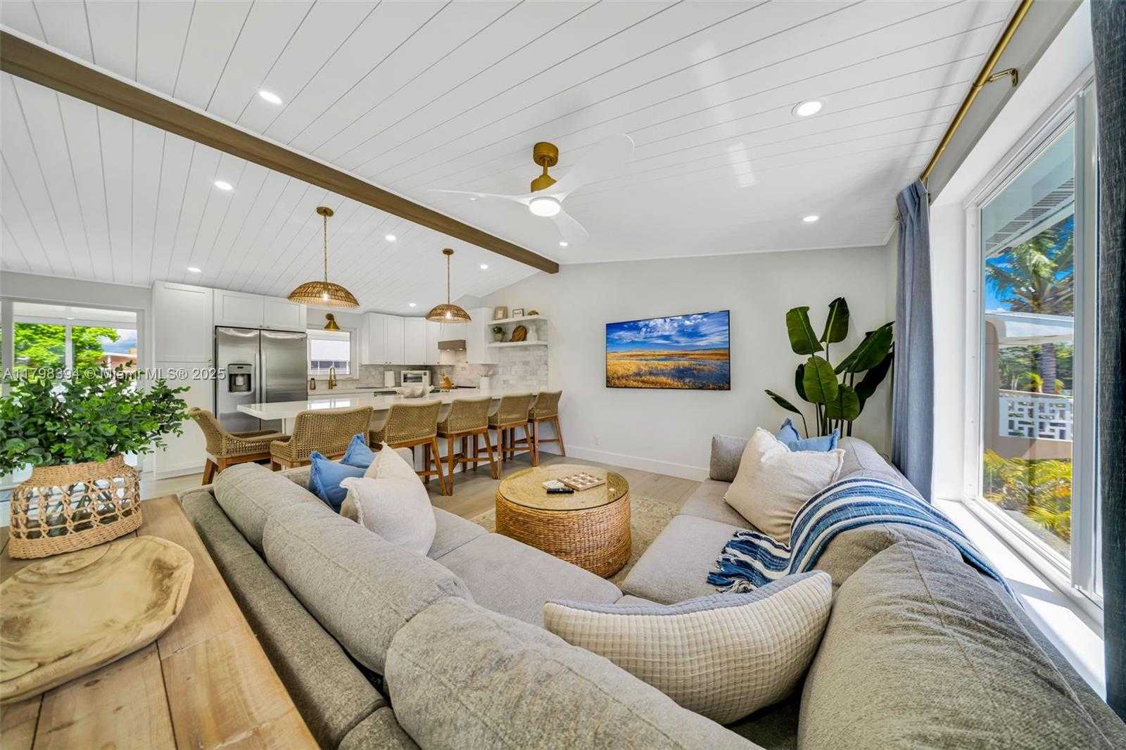 Small Image of 129 NAUTILUS DR, Islamorada Number 2