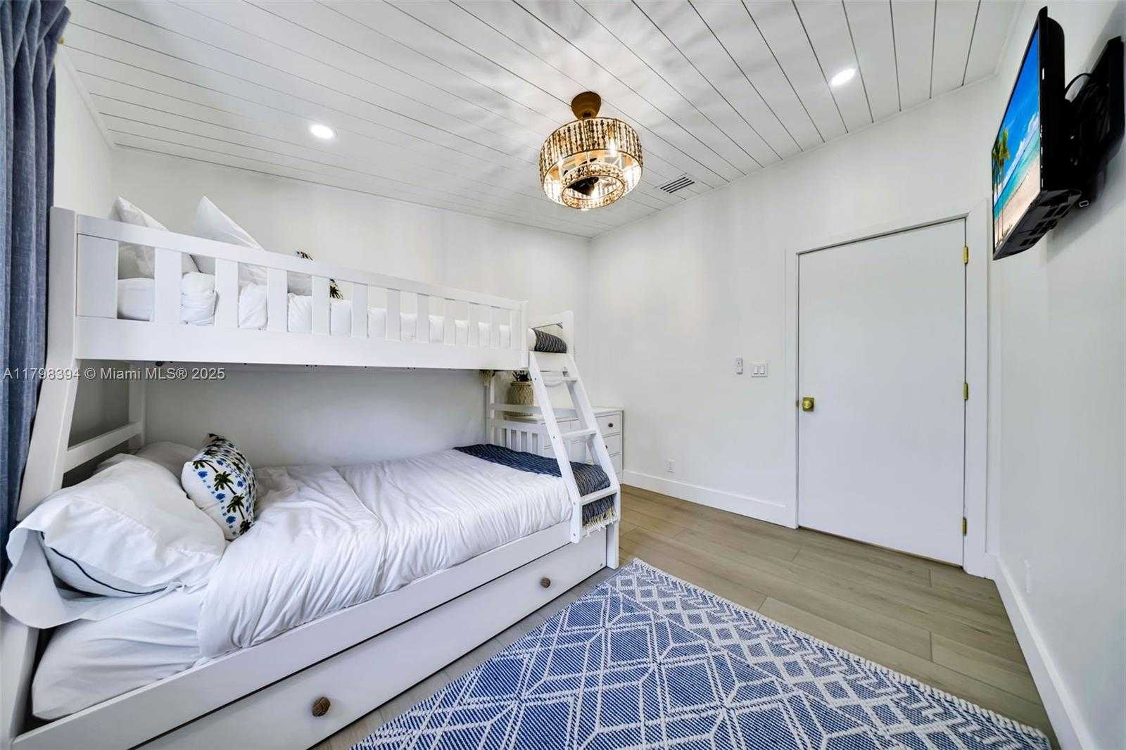 Small Image of 129 NAUTILUS DR, Islamorada Number 22