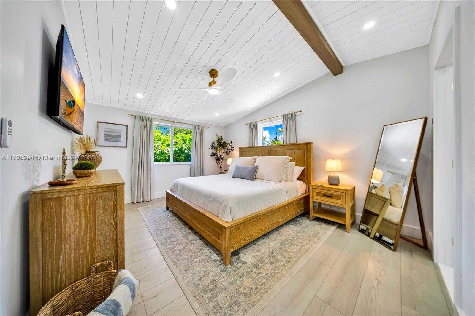 Small Image of 129 NAUTILUS DR, Islamorada Number 26