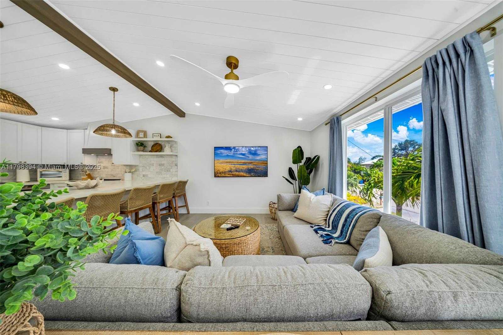 Small Image of 129 NAUTILUS DR, Islamorada Number 3