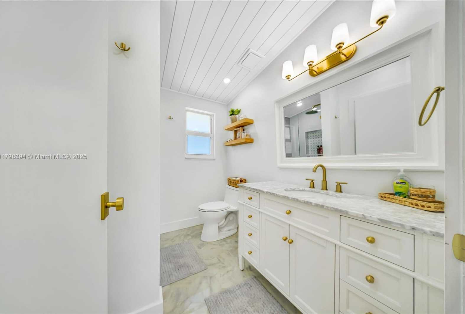 Small Image of 129 NAUTILUS DR, Islamorada Number 32