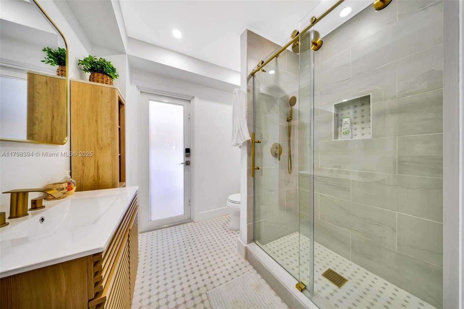 Small Image of 129 NAUTILUS DR, Islamorada Number 40