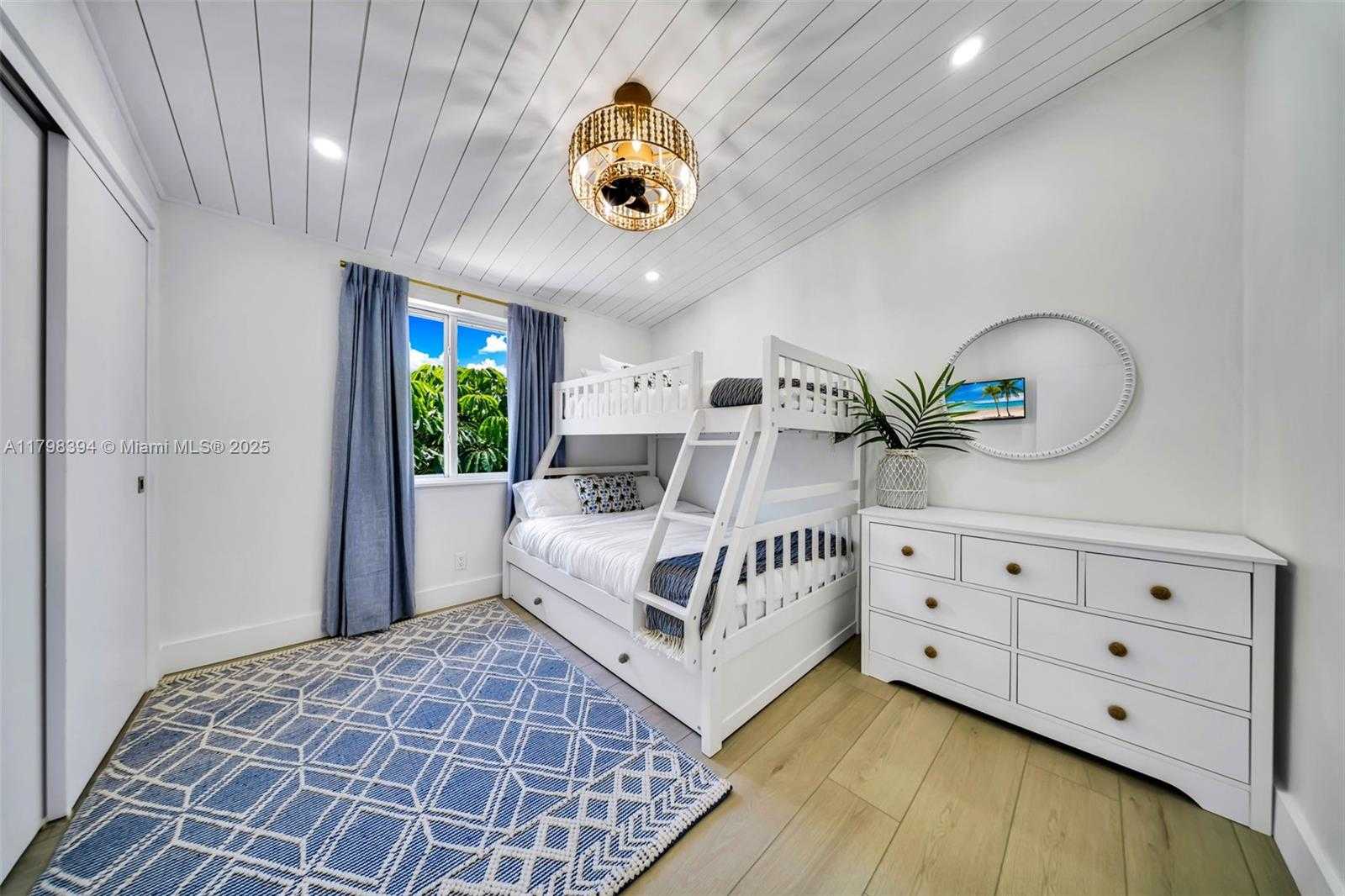 Small Image of 129 NAUTILUS DR, Islamorada Number 53