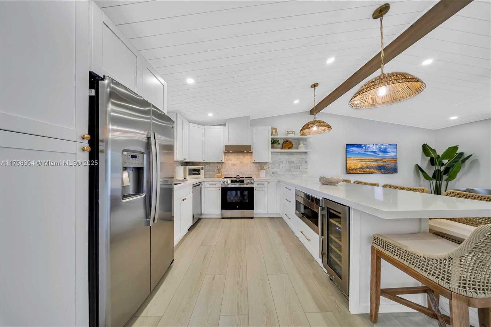 Small Image of 129 NAUTILUS DR, Islamorada Number 77