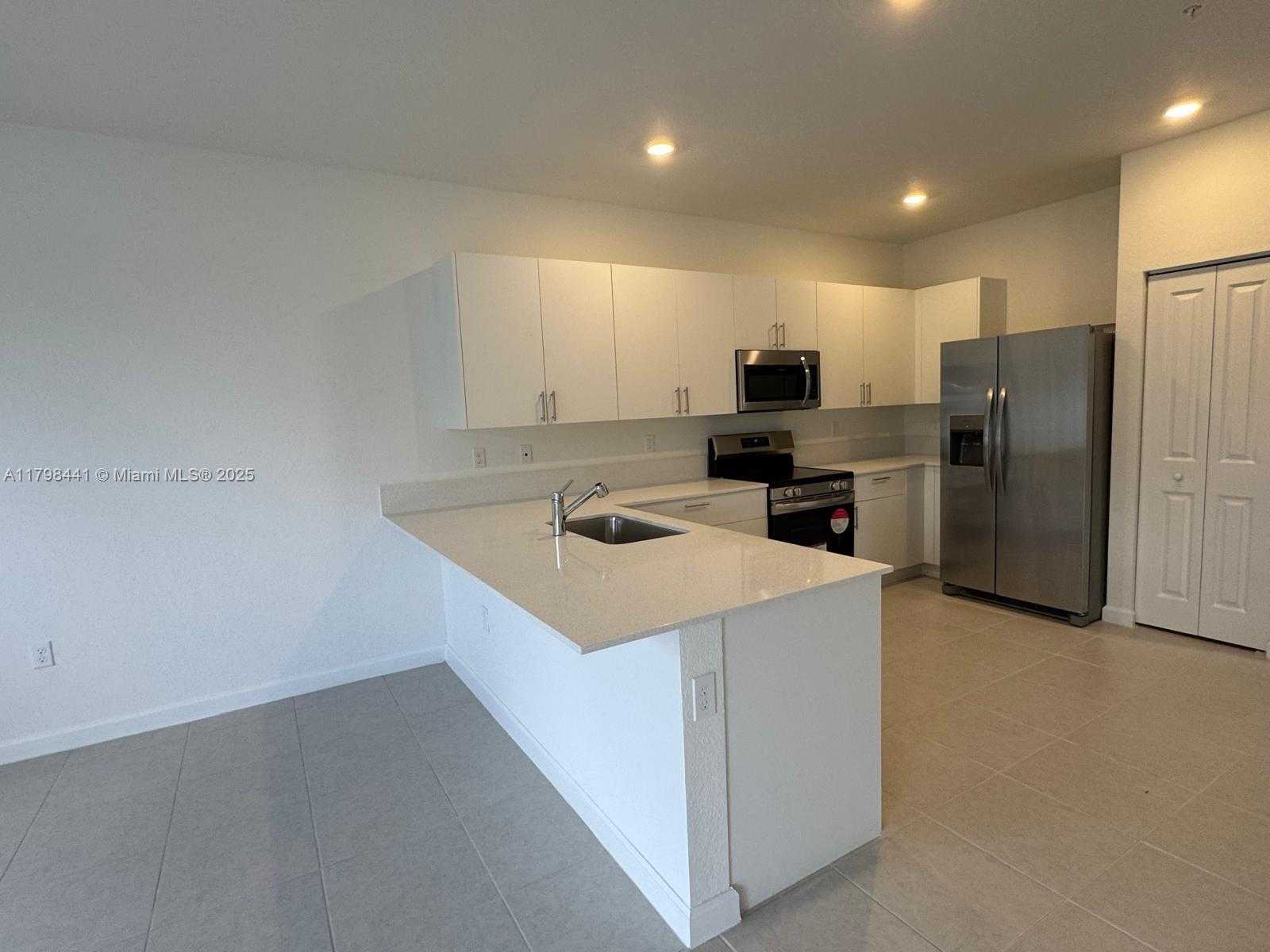 Small Image of 18402 SOUTH WEST 2ND ST, Pembroke Pines Number 11