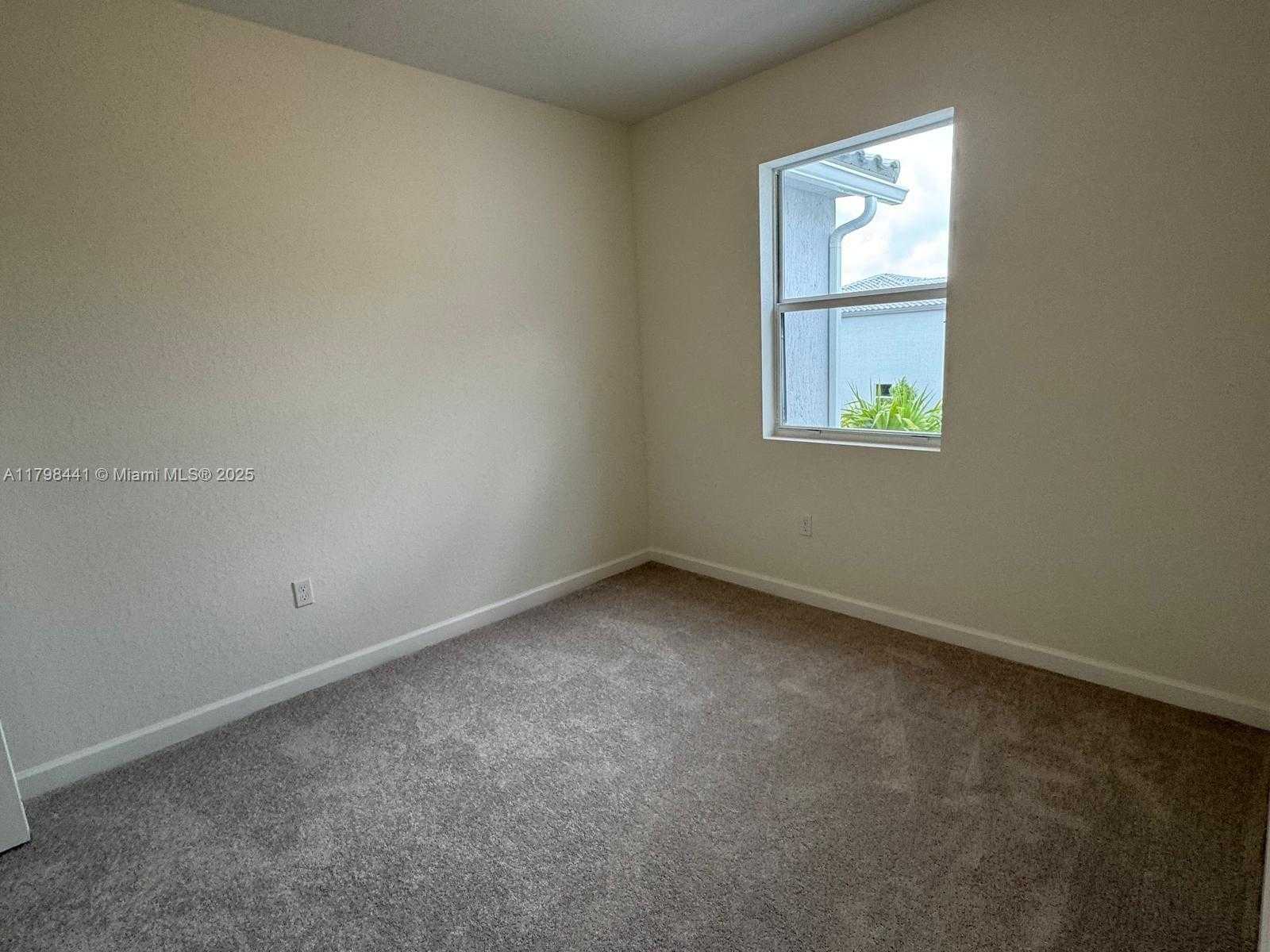 Small Image of 18402 SOUTH WEST 2ND ST, Pembroke Pines Number 4