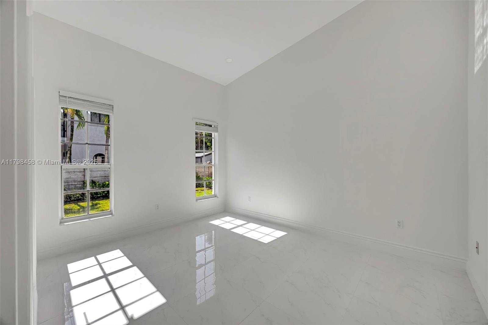 Small Image of 6841 SOUTH WEST 71ST AVE, Miami Number 13