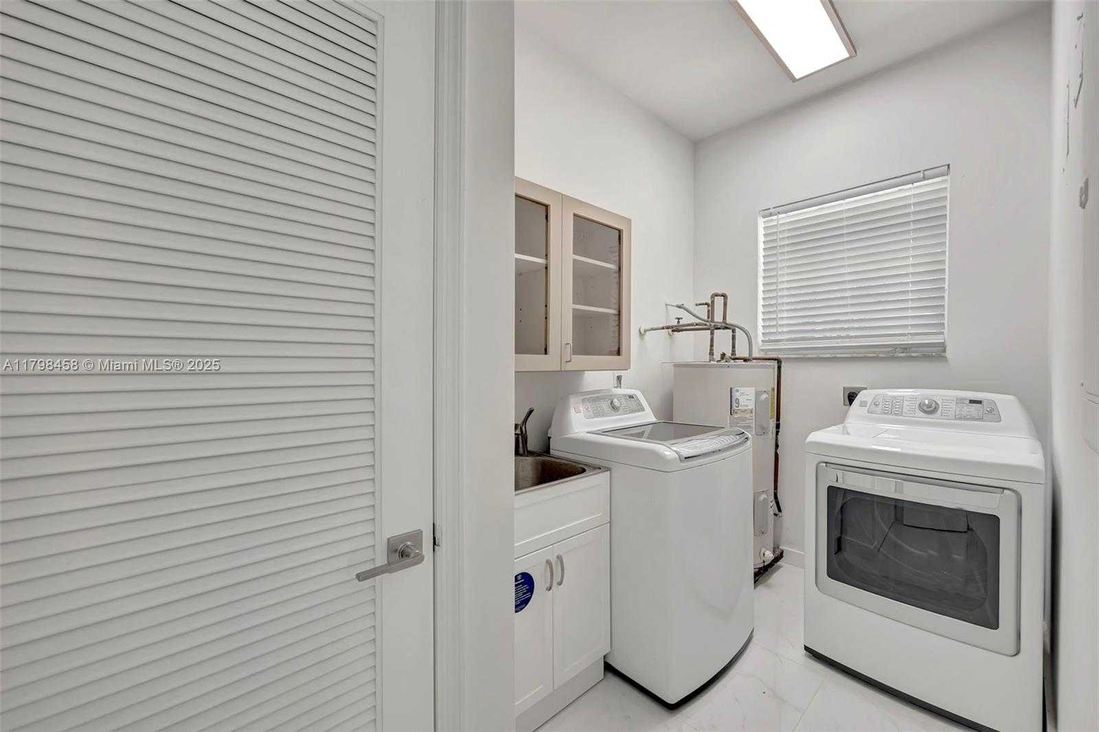 Small Image of 6841 SOUTH WEST 71ST AVE, Miami Number 35