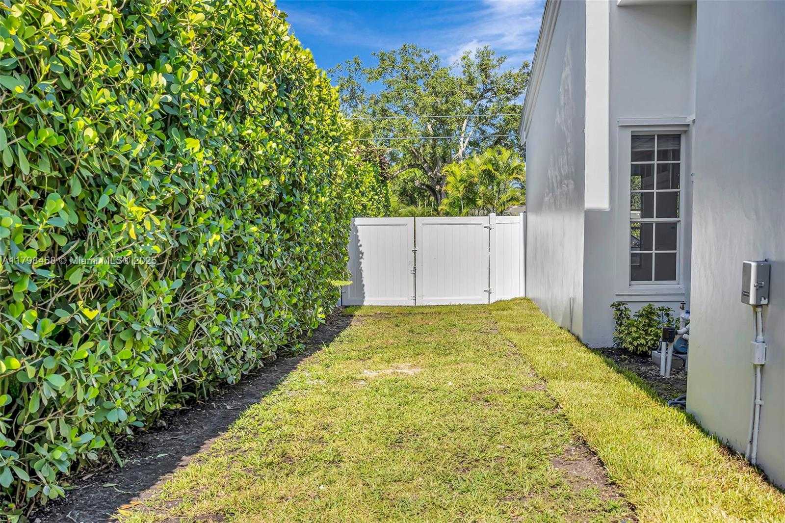 Small Image of 6841 SOUTH WEST 71ST AVE, Miami Number 42