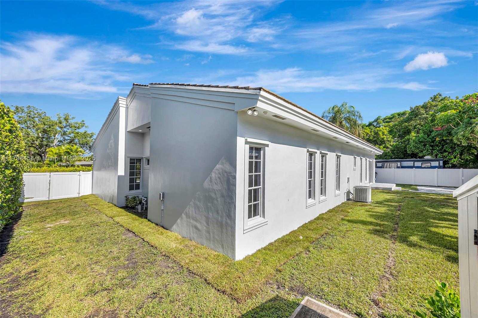 Small Image of 6841 SOUTH WEST 71ST AVE, Miami Number 43