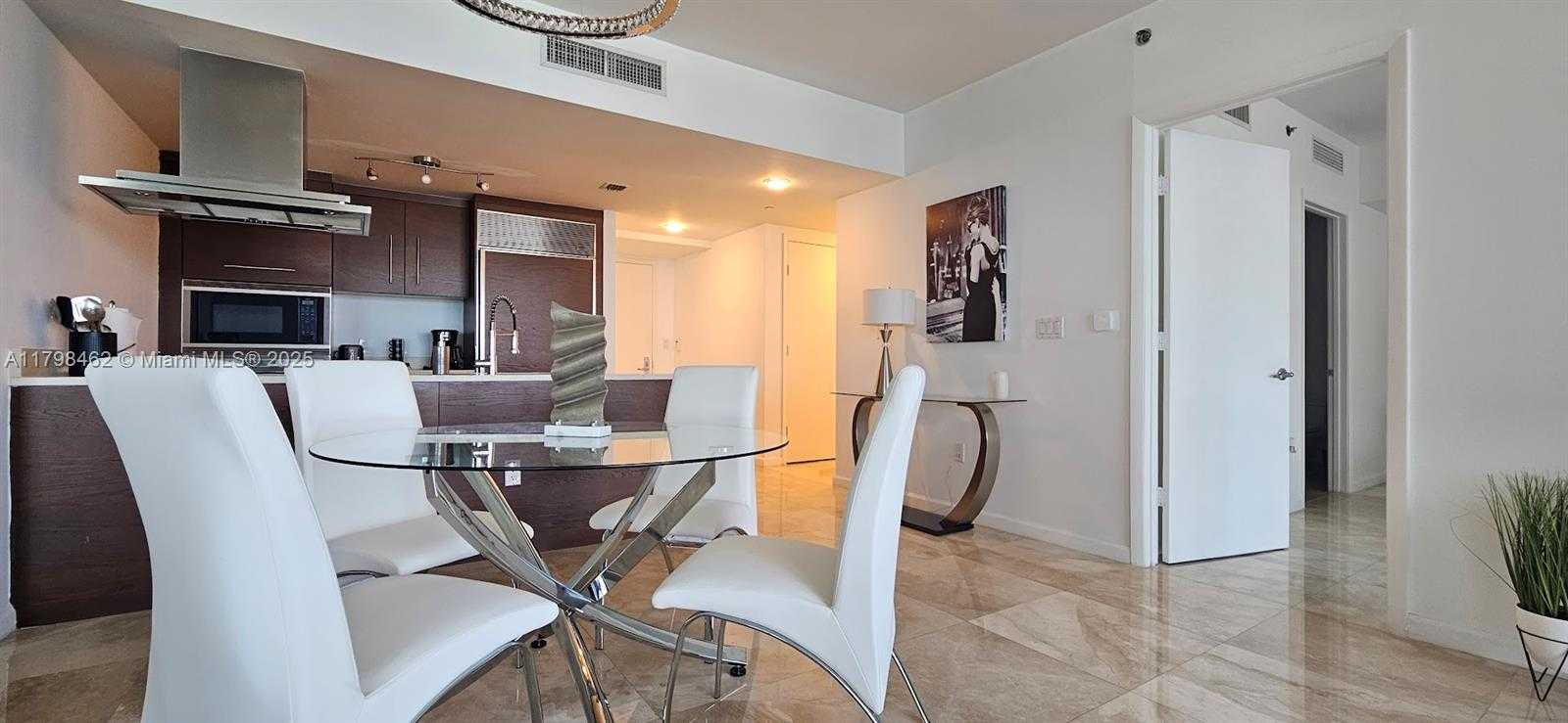 Small Image of 495 BRICKELL AVE #3009, Miami Number 5