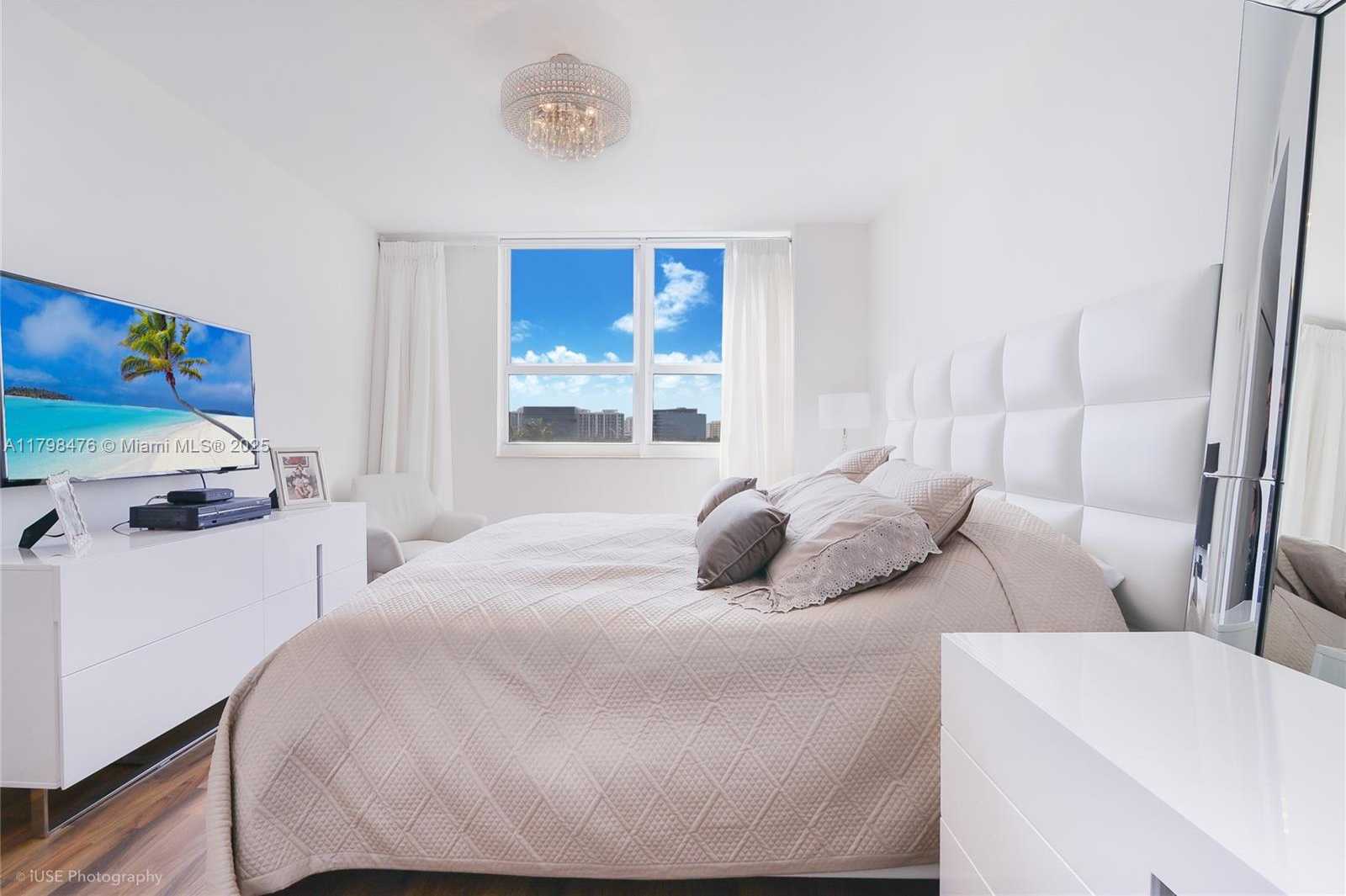 Small Image of 19501 WEST COUNTRY CLUB DR #504, Aventura Number 9