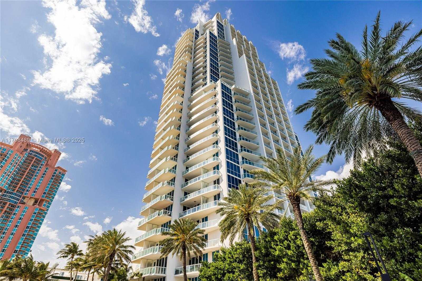 Small Image of 50 SOUTH POINTE DR #613, Miami Beach Number 19