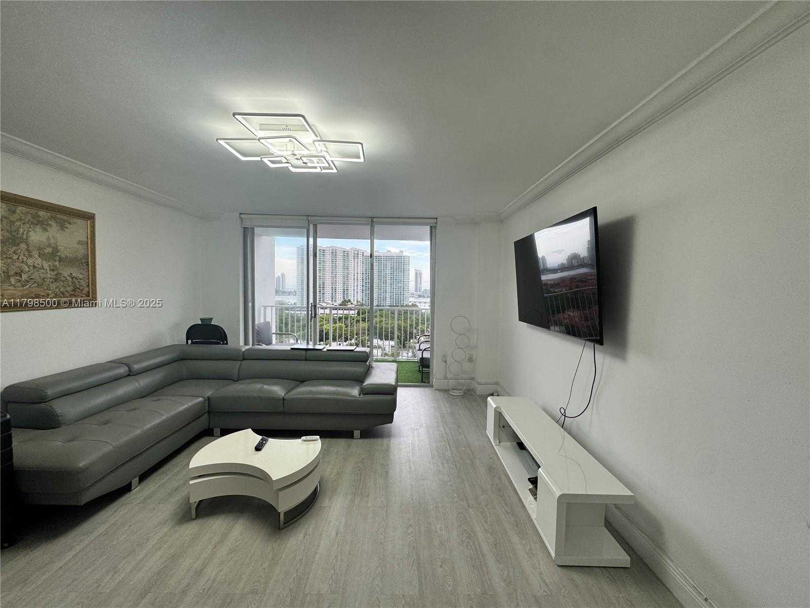 Small Image of 2851 NORTH EAST 183RD ST #1509E, Aventura Number 12