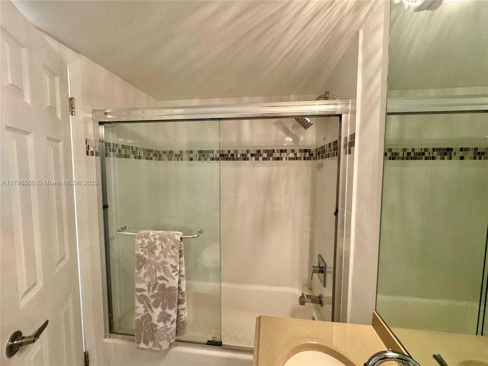Small Image of 2851 NORTH EAST 183RD ST #1509E, Aventura Number 24