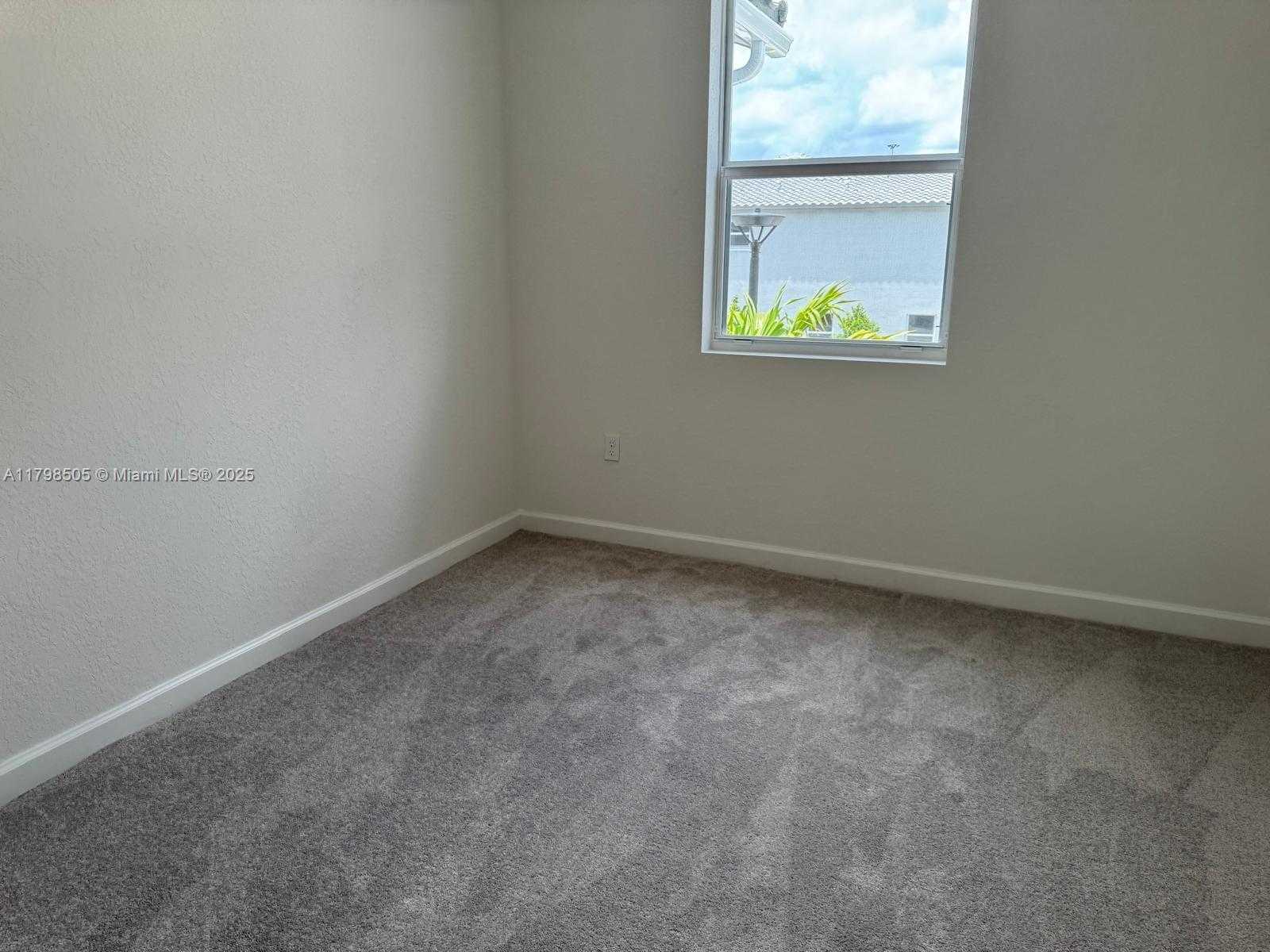 Small Image of 18406 SOUTH WEST 2ND ST, Pembroke Pines Number 3