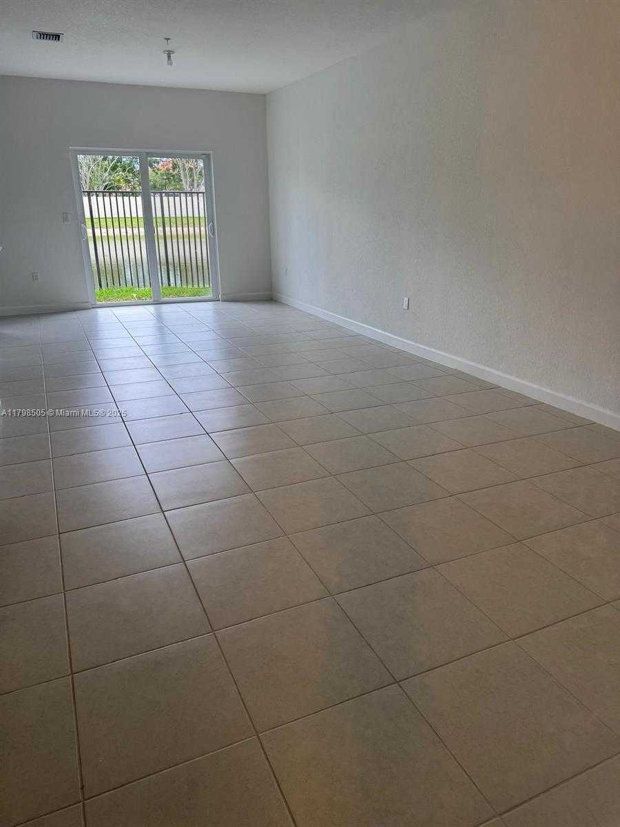 Small Image of 18406 SOUTH WEST 2ND ST, Pembroke Pines Number 8