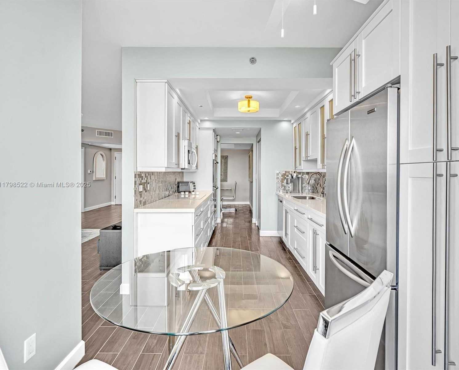 Small Image of 2000 ISLAND BLVD #1203, Aventura Number 13